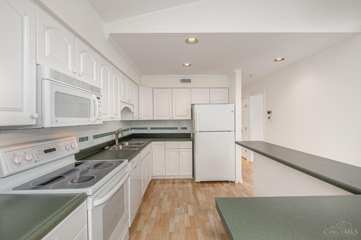 4024 White Chapel Lane