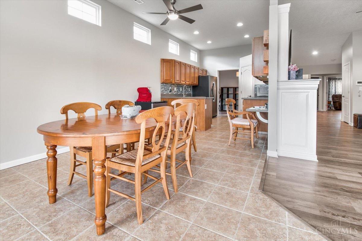1221 Feather Trail