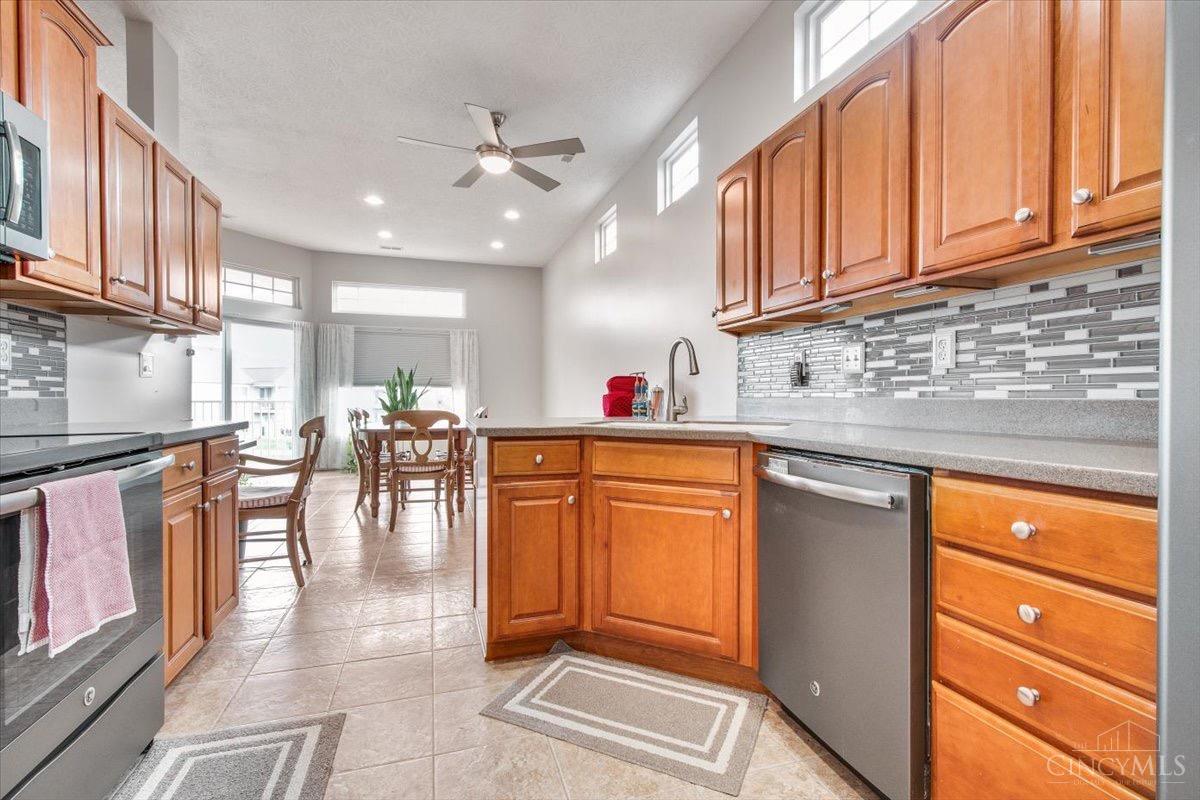 1221 Feather Trail