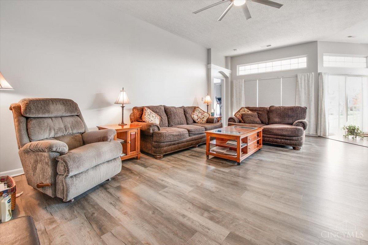 1221 Feather Trail