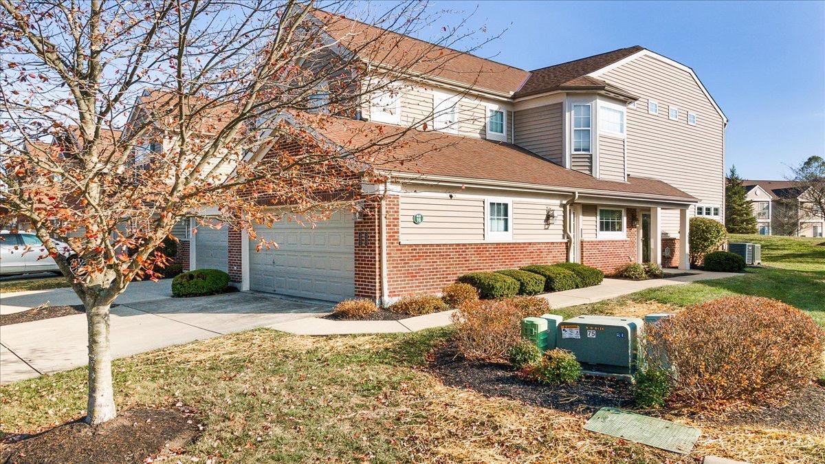 1221 Feather Trail