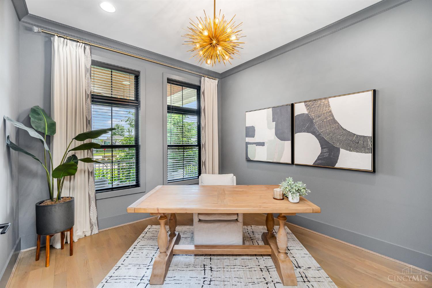 9841 Kensington Lane