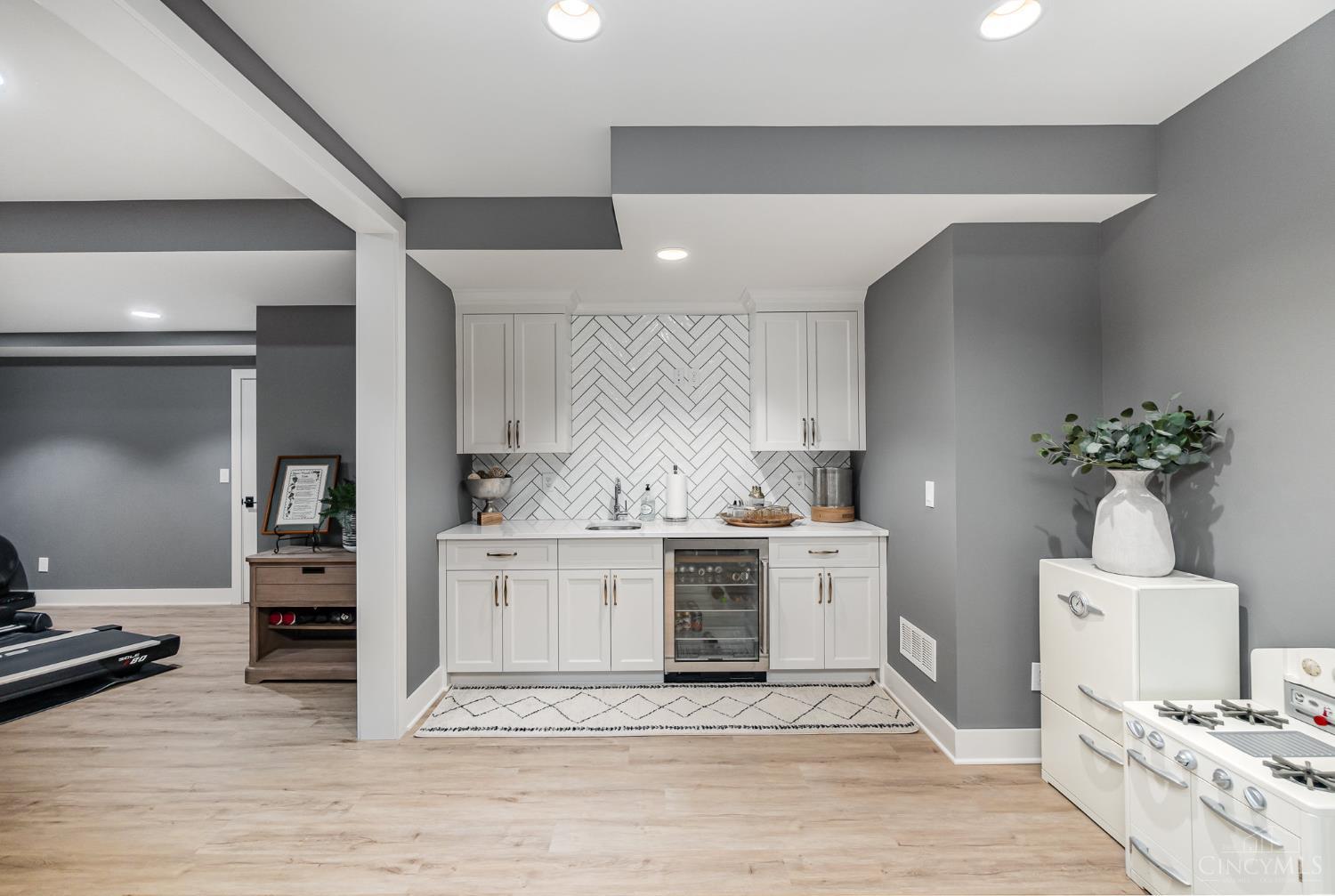 9841 Kensington Lane