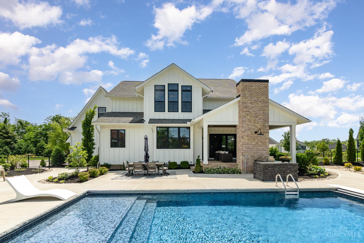 9841 Kensington Lane