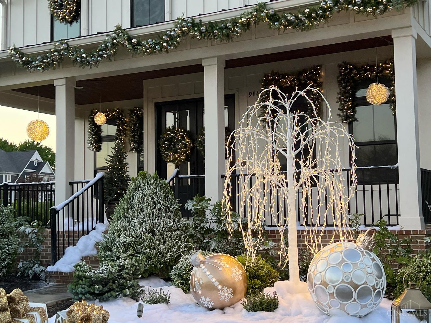 9841 Kensington Lane