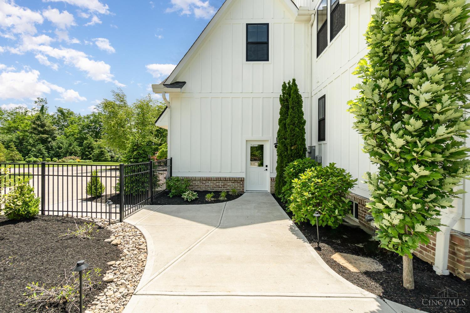 9841 Kensington Lane