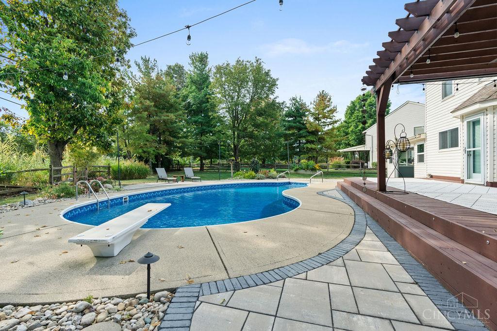 4027 Meadow Grove Lane