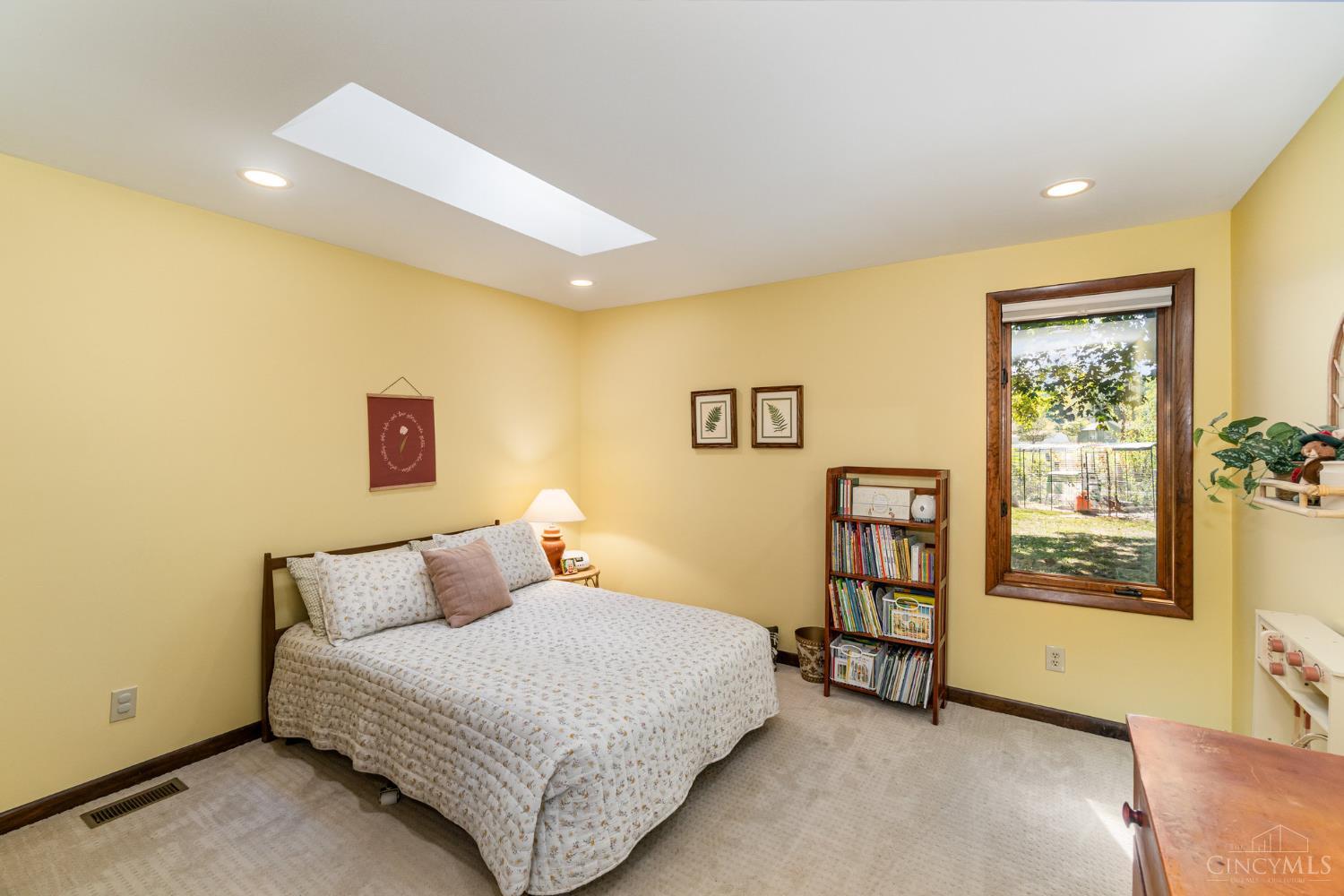738 Wards Corner