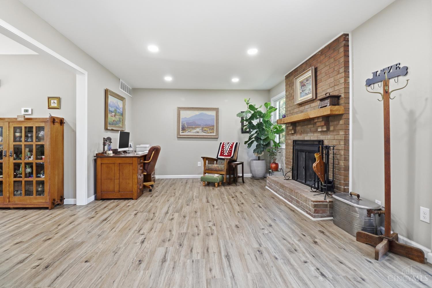 736 Wards Corner