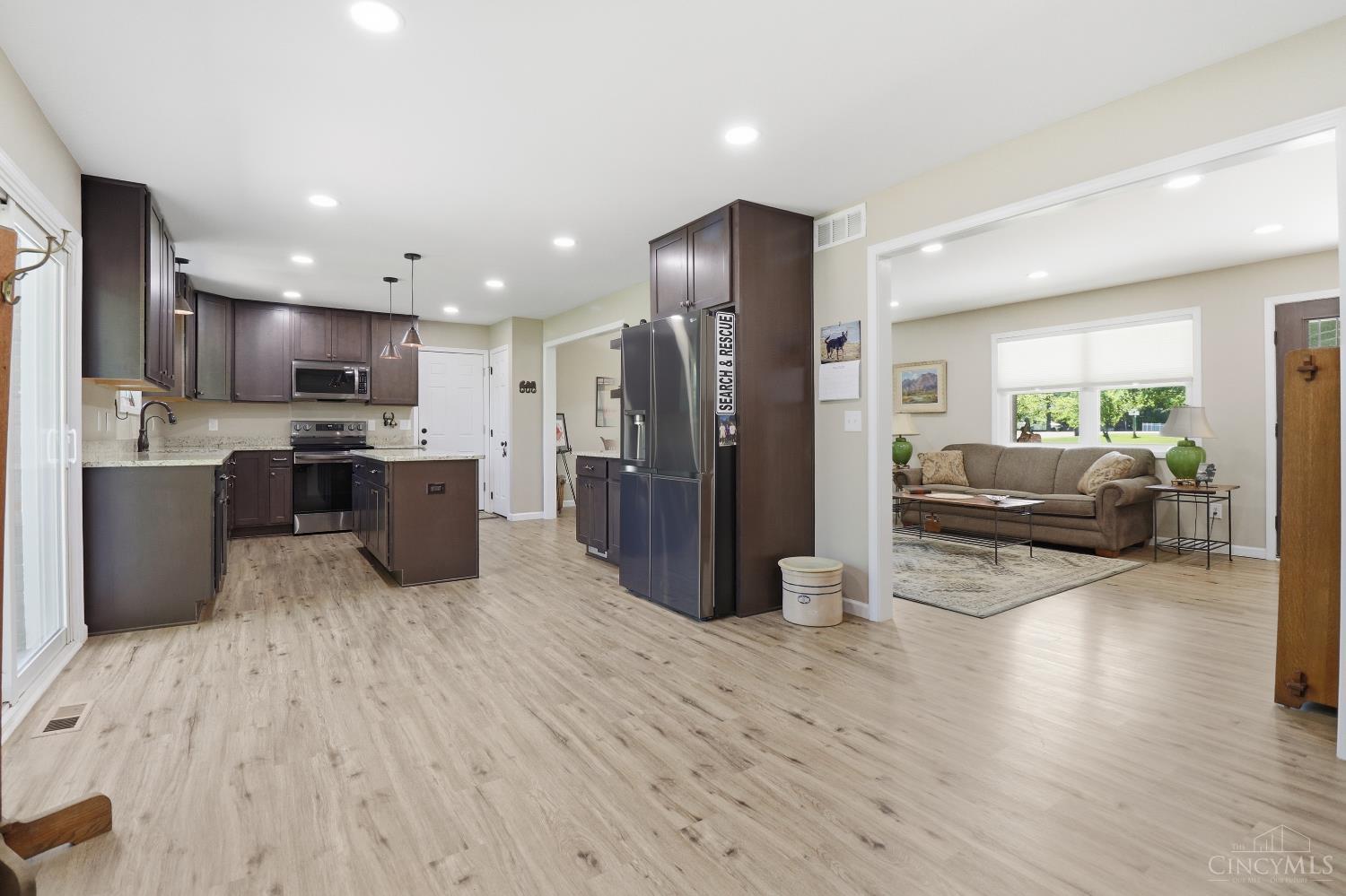 736 Wards Corner