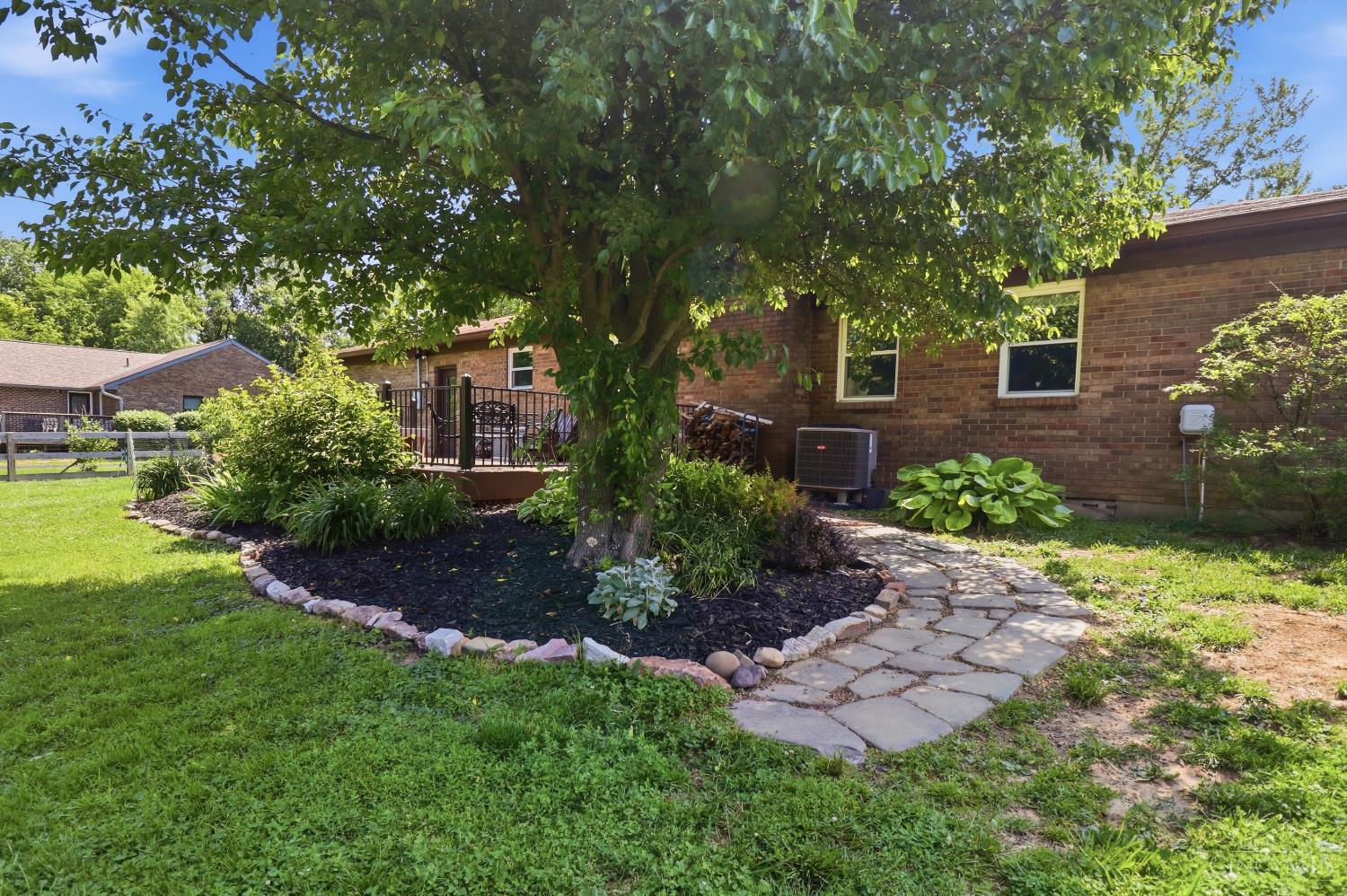 736 Wards Corner