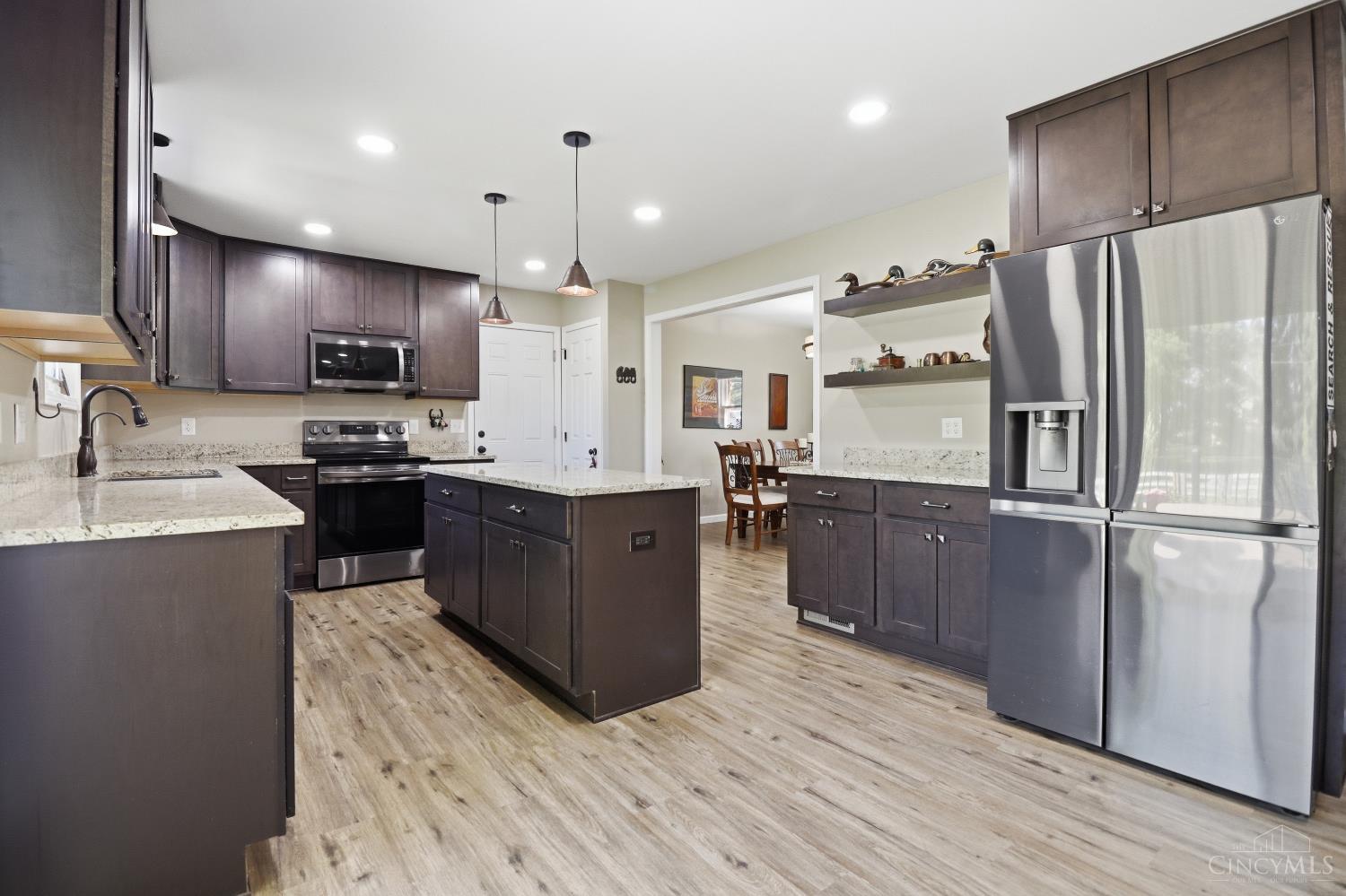 736 Wards Corner