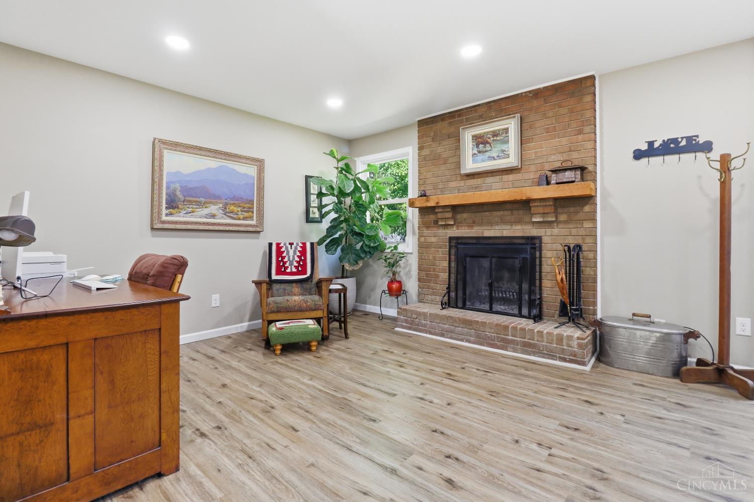 736 Wards Corner
