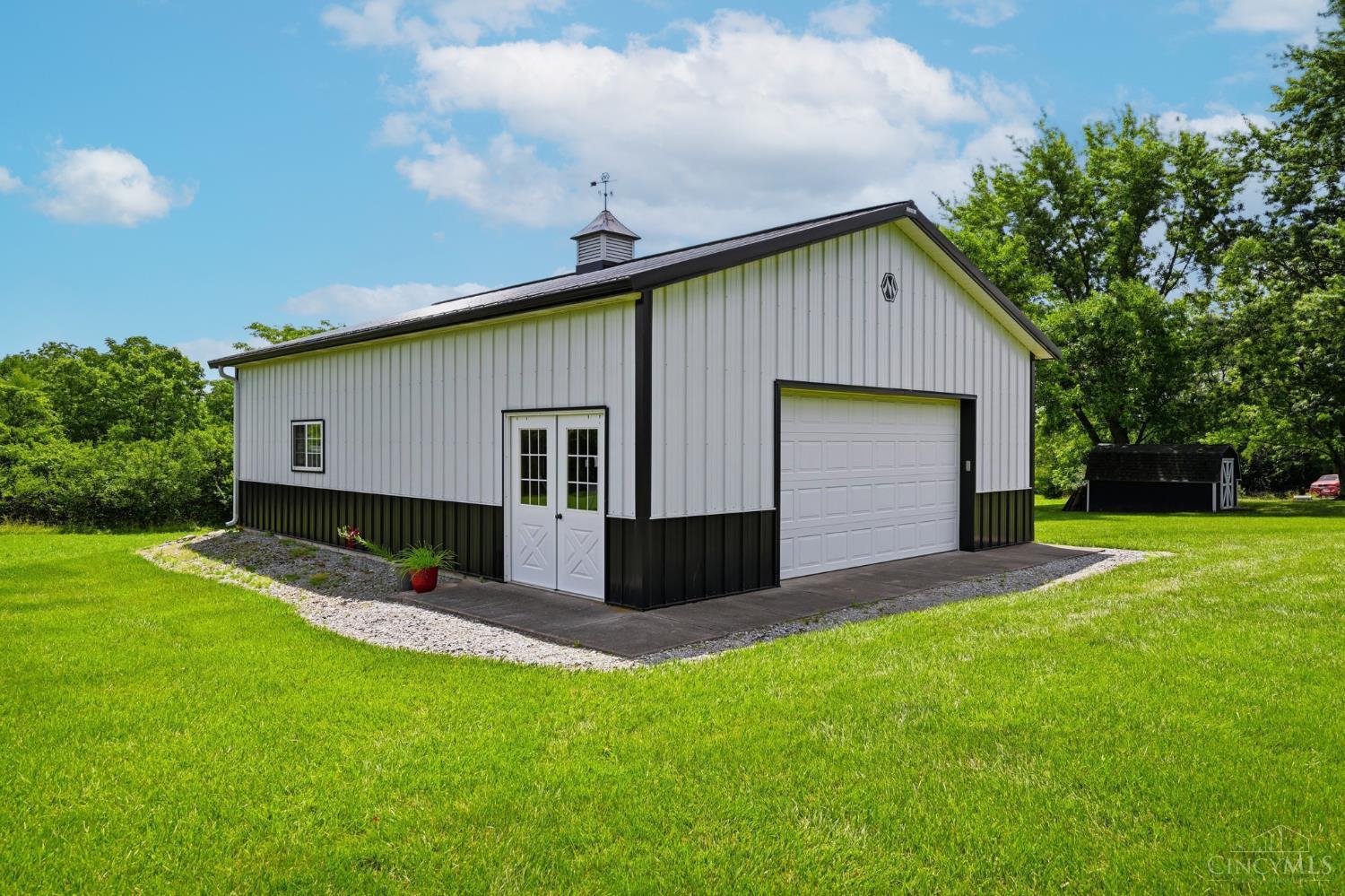 1122 Mockingbird Lane