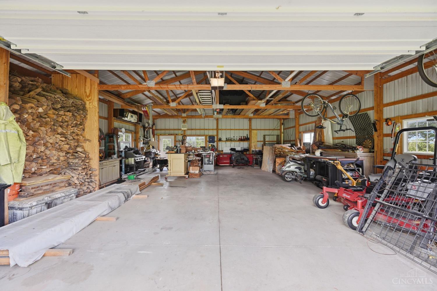 1122 Mockingbird Lane