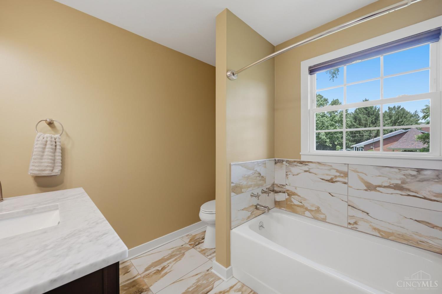 1122 Mockingbird Lane