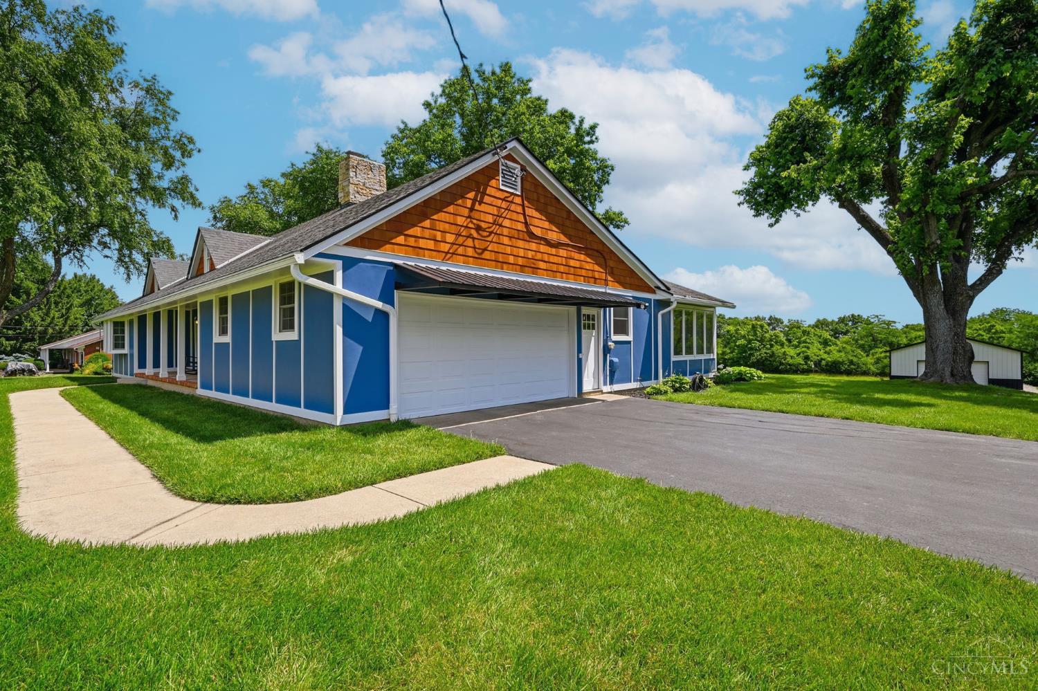 1122 Mockingbird Lane