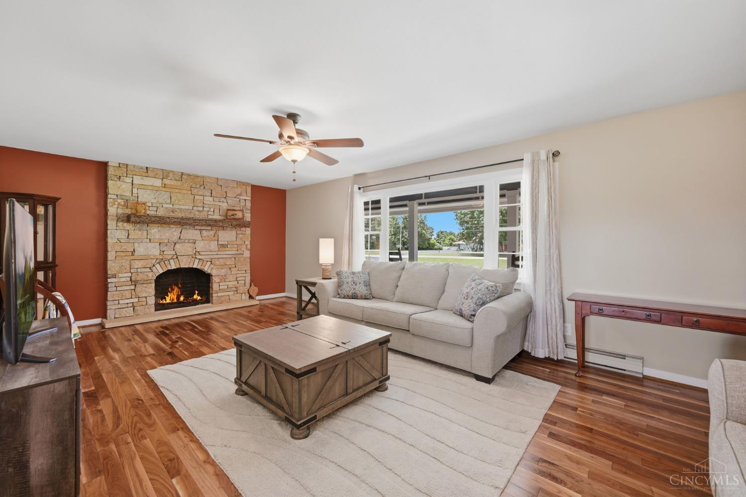 1122 Mockingbird Lane