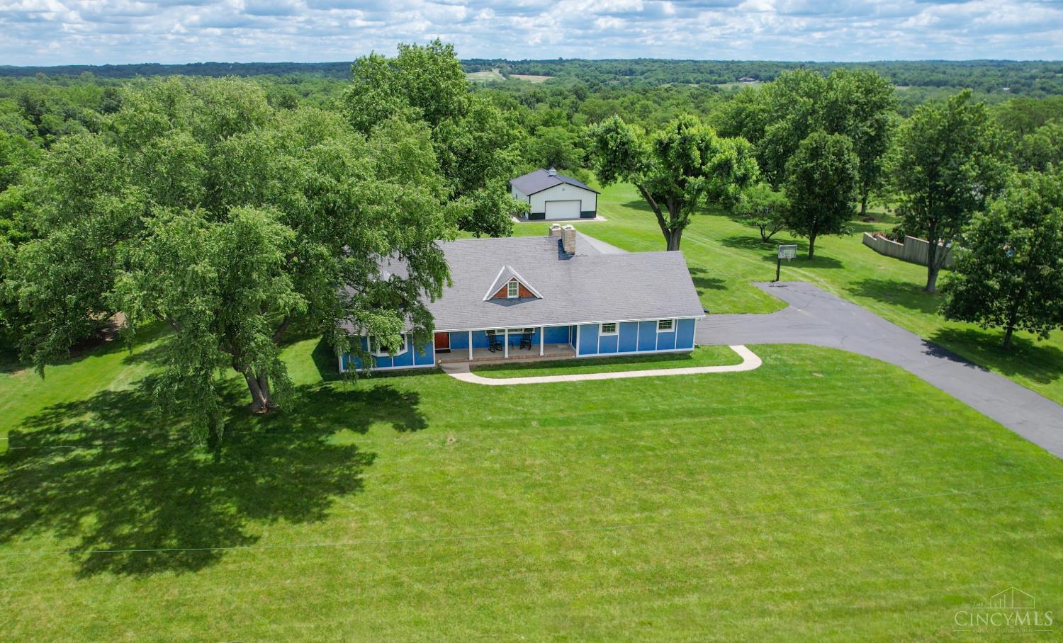 1122 Mockingbird Lane