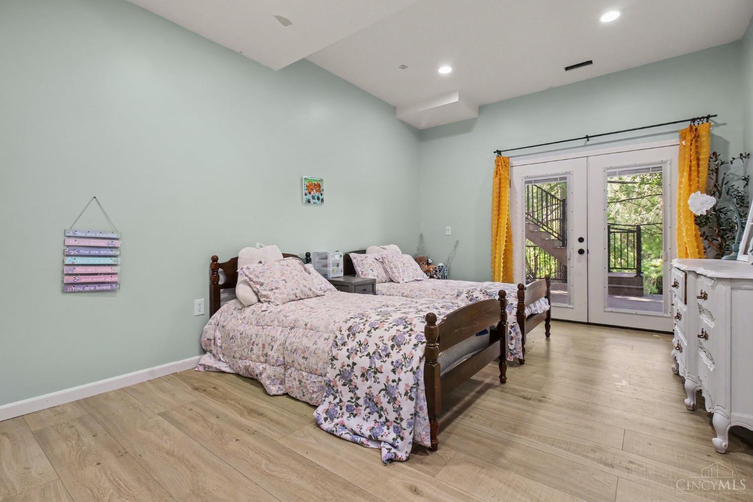 8293 Paddington Court