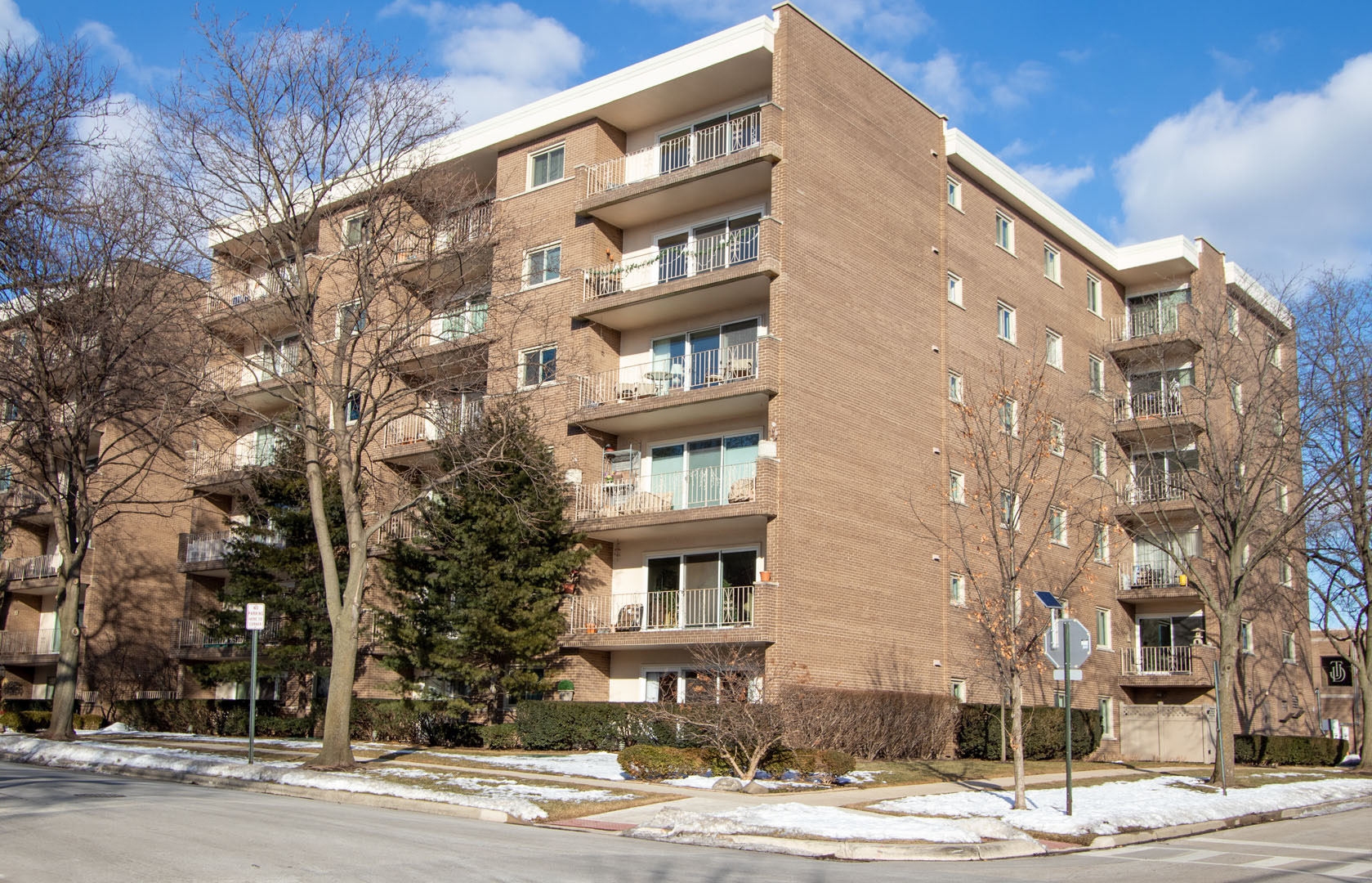 407 Ashland Avenue Unit: 4H