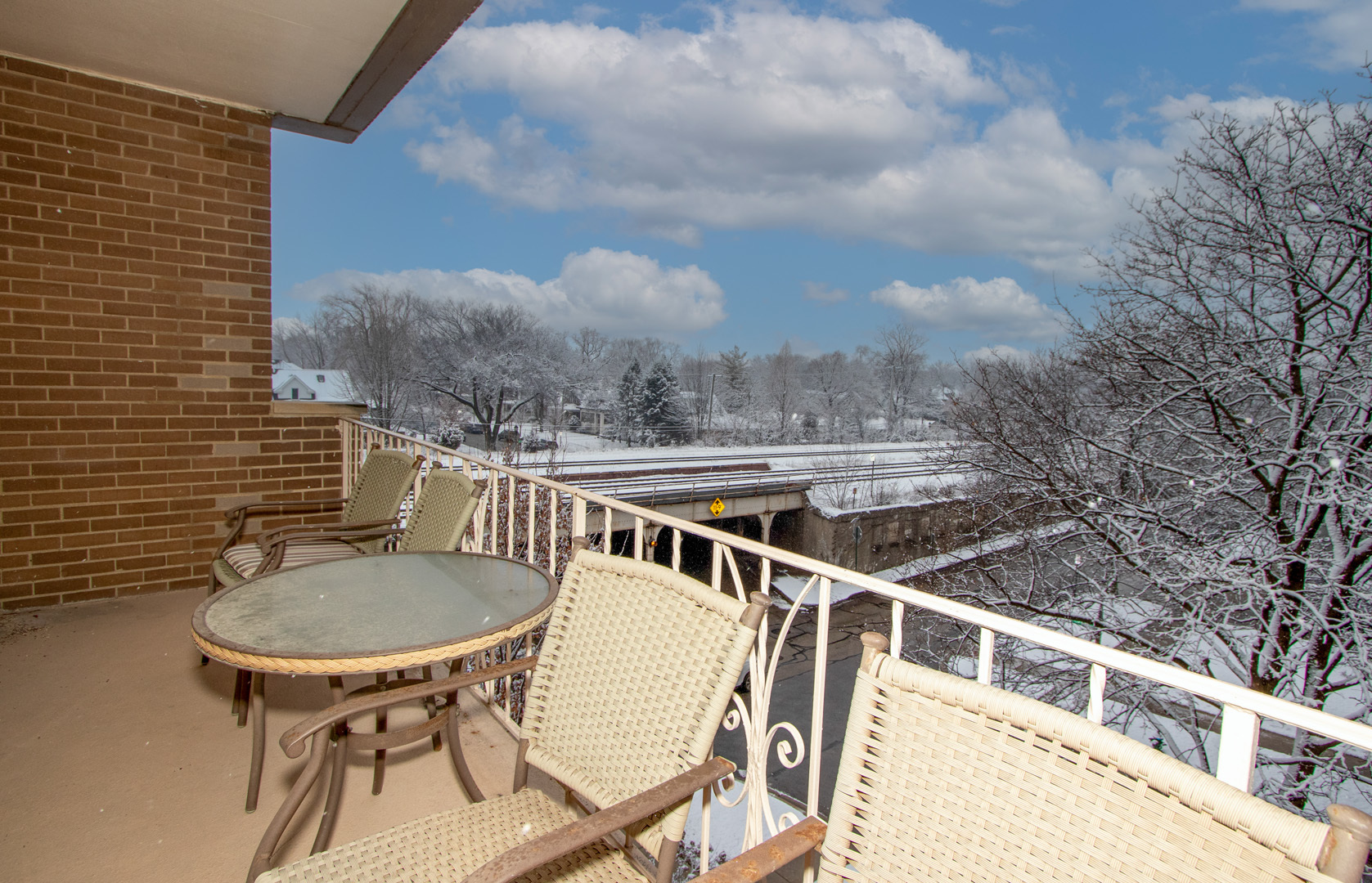 407 Ashland Avenue Unit: 4H
