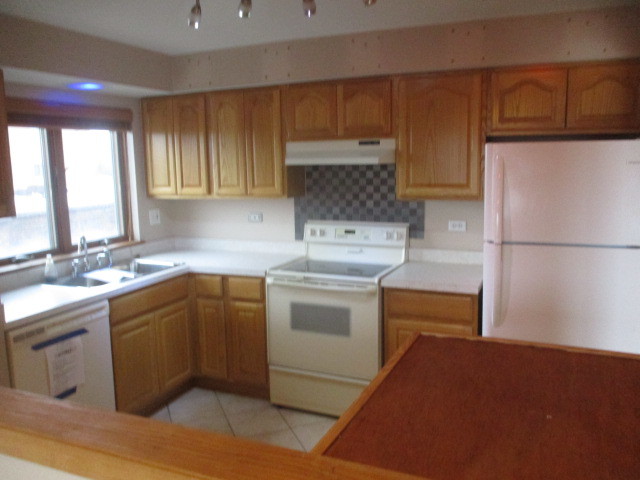 7912 W North Avenue Unit: 407