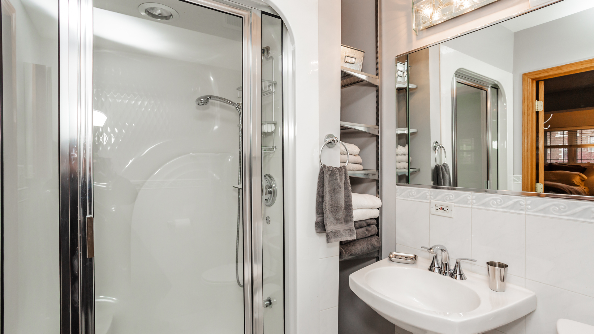 245 S Oak Park Avenue Unit: D