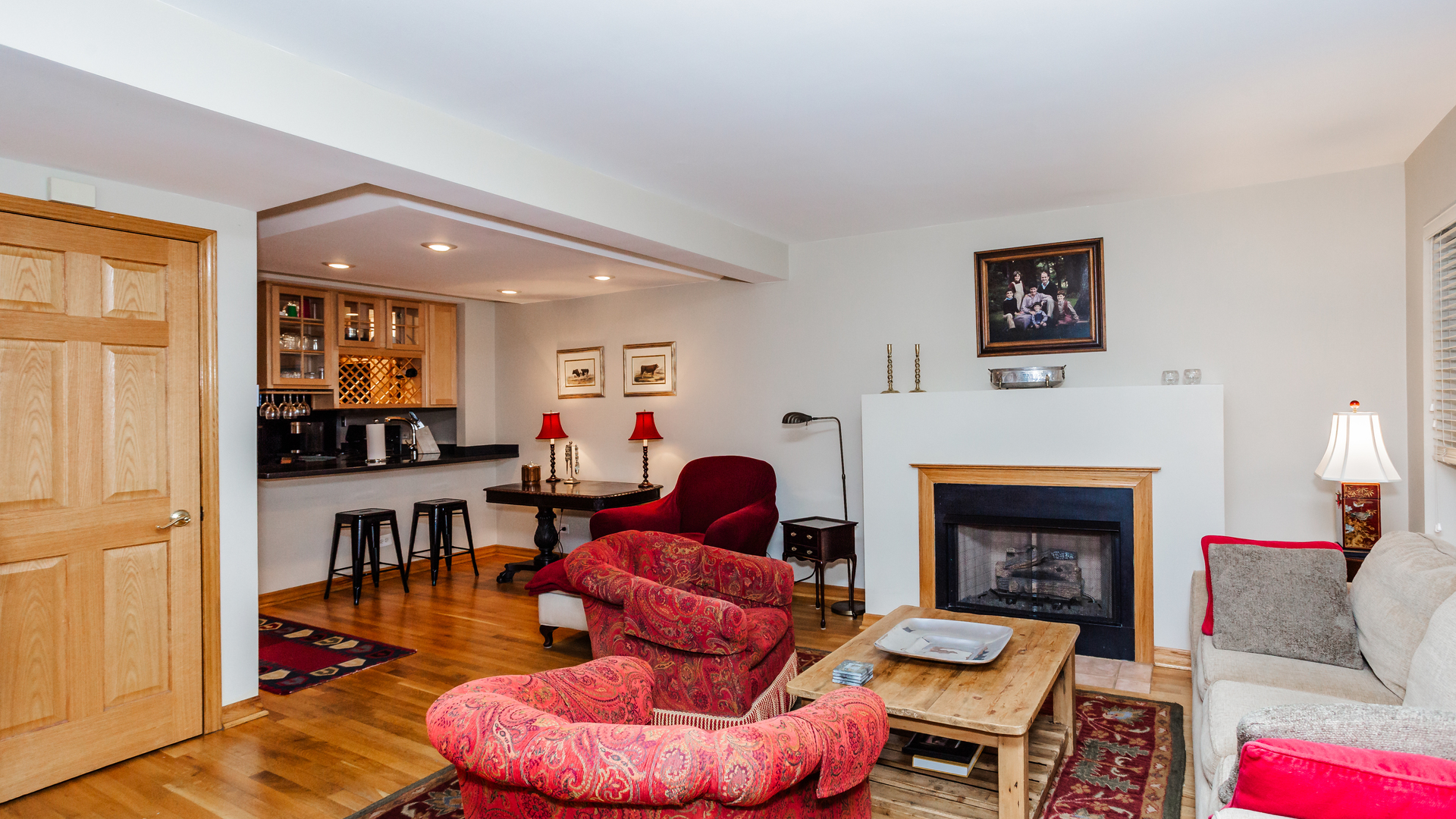 245 S Oak Park Avenue Unit: D