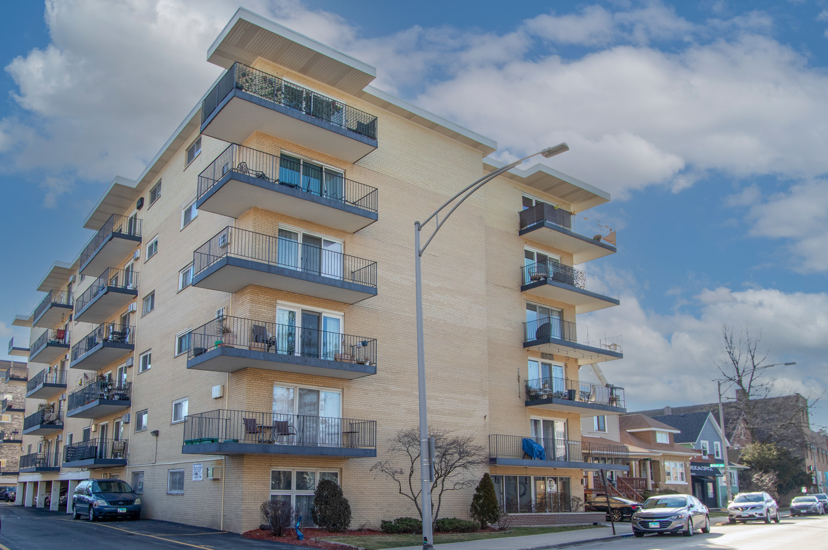 320 Circle Avenue Unit: 211