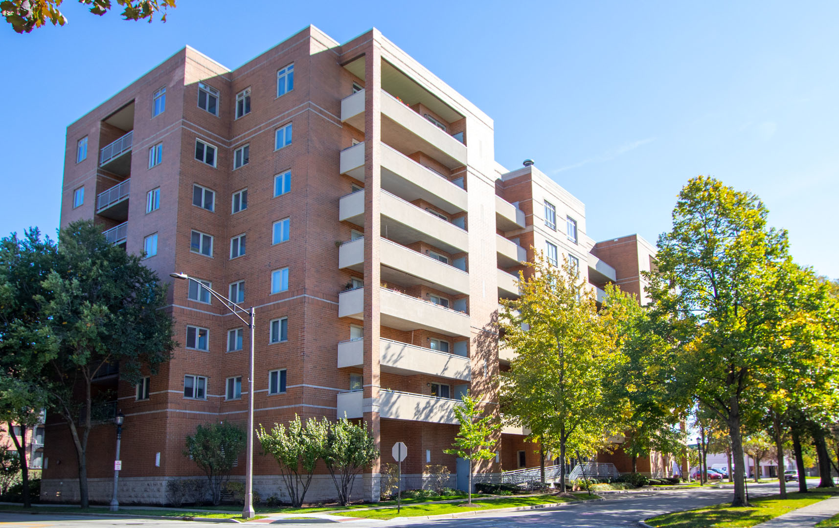 435 William Street Unit: 210