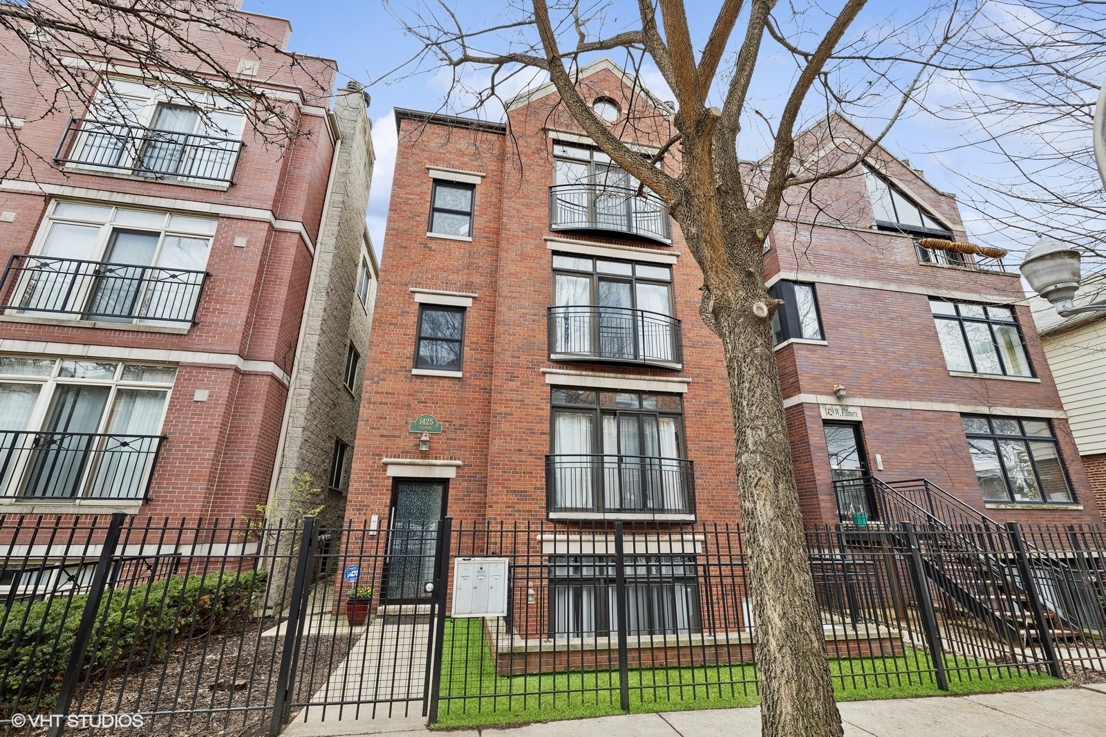 1425 W Fillmore Street Unit: 3