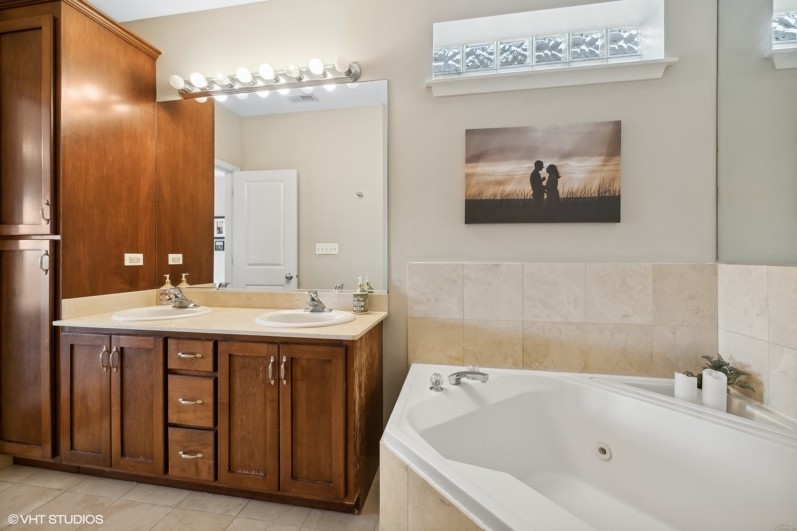 1425 W Fillmore Street Unit: 3