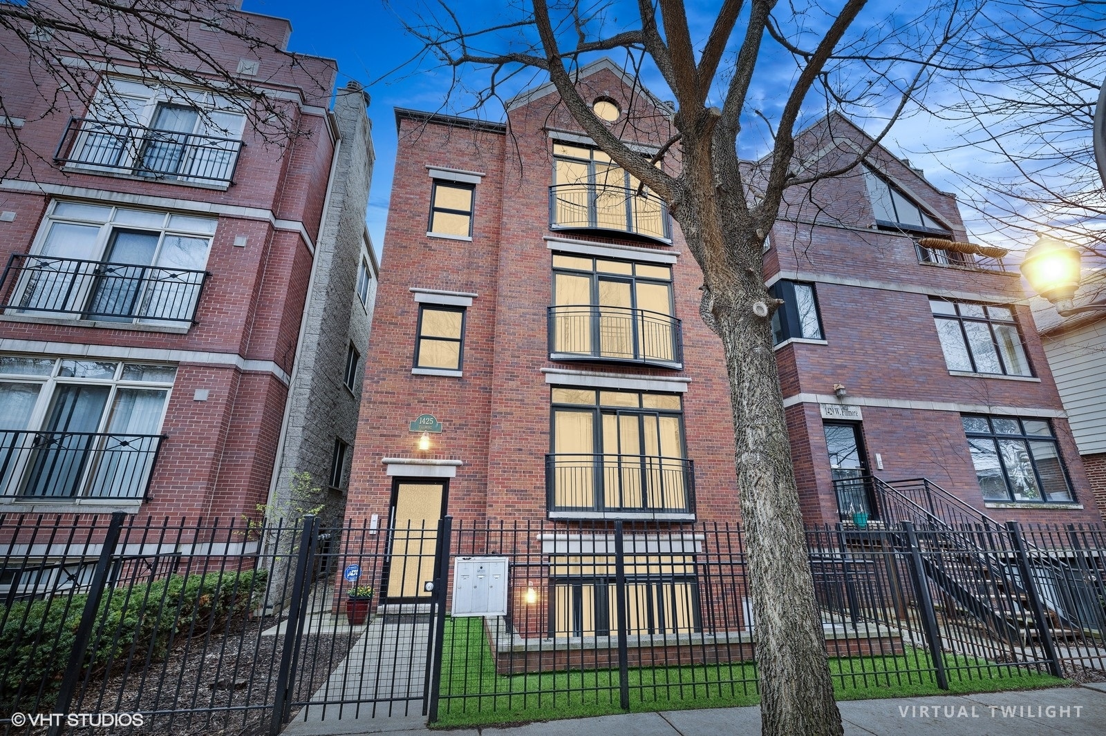 1425 W Fillmore Street Unit: 3