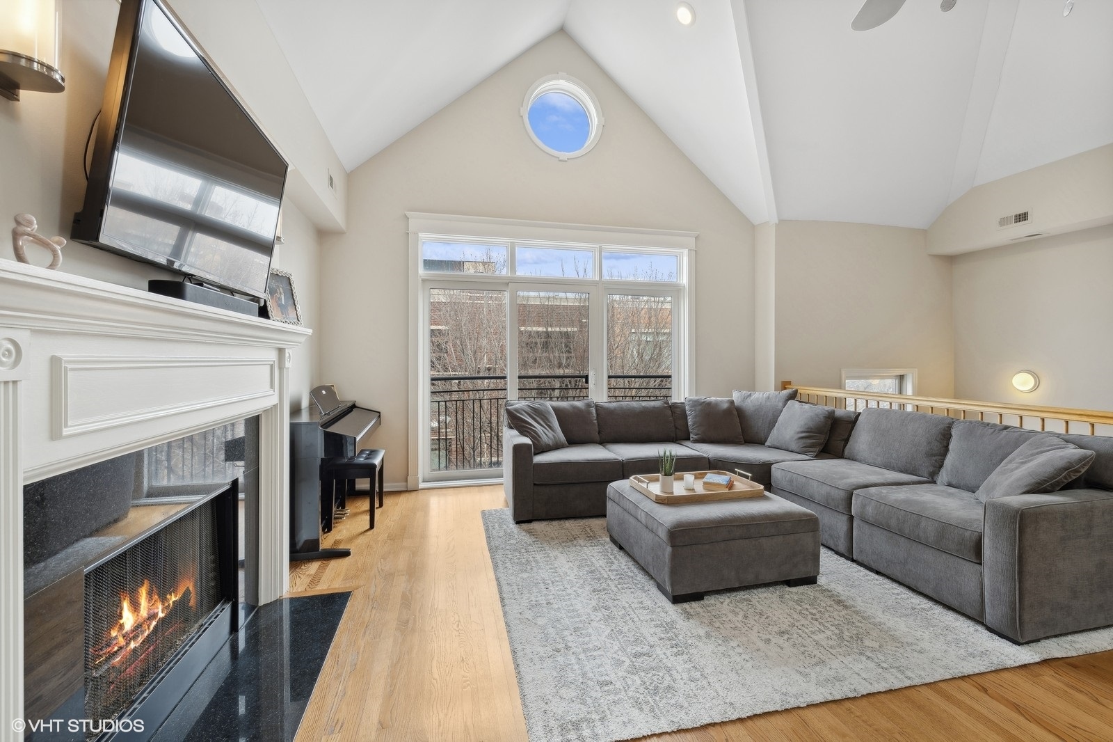 1425 W Fillmore Street Unit: 3