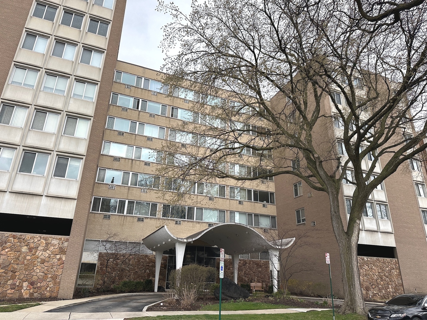 151 N Kenilworth Avenue Unit: 1A