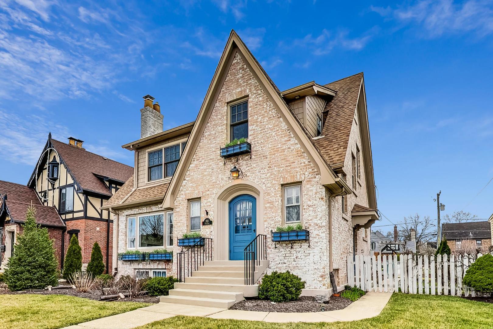 1116 Fair Oaks Avenue