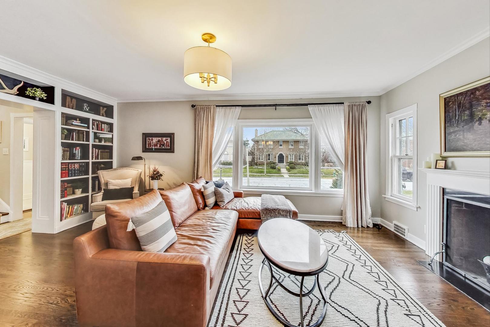 1116 Fair Oaks Avenue