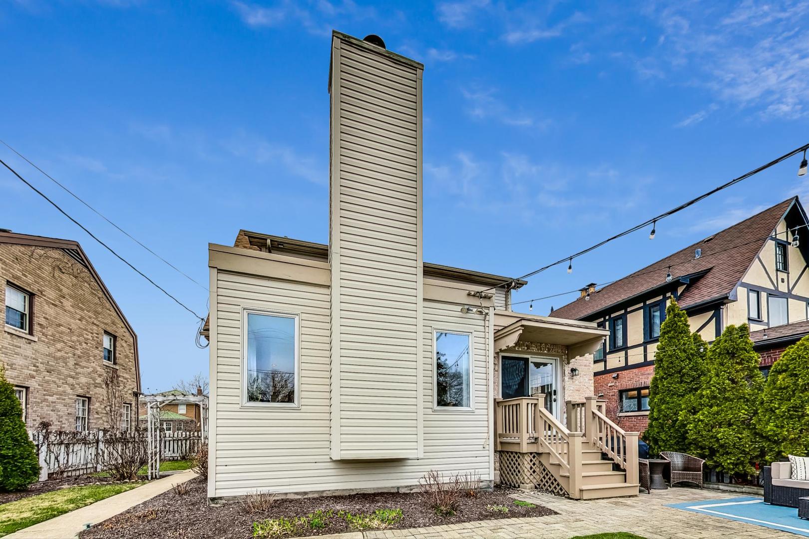 1116 Fair Oaks Avenue