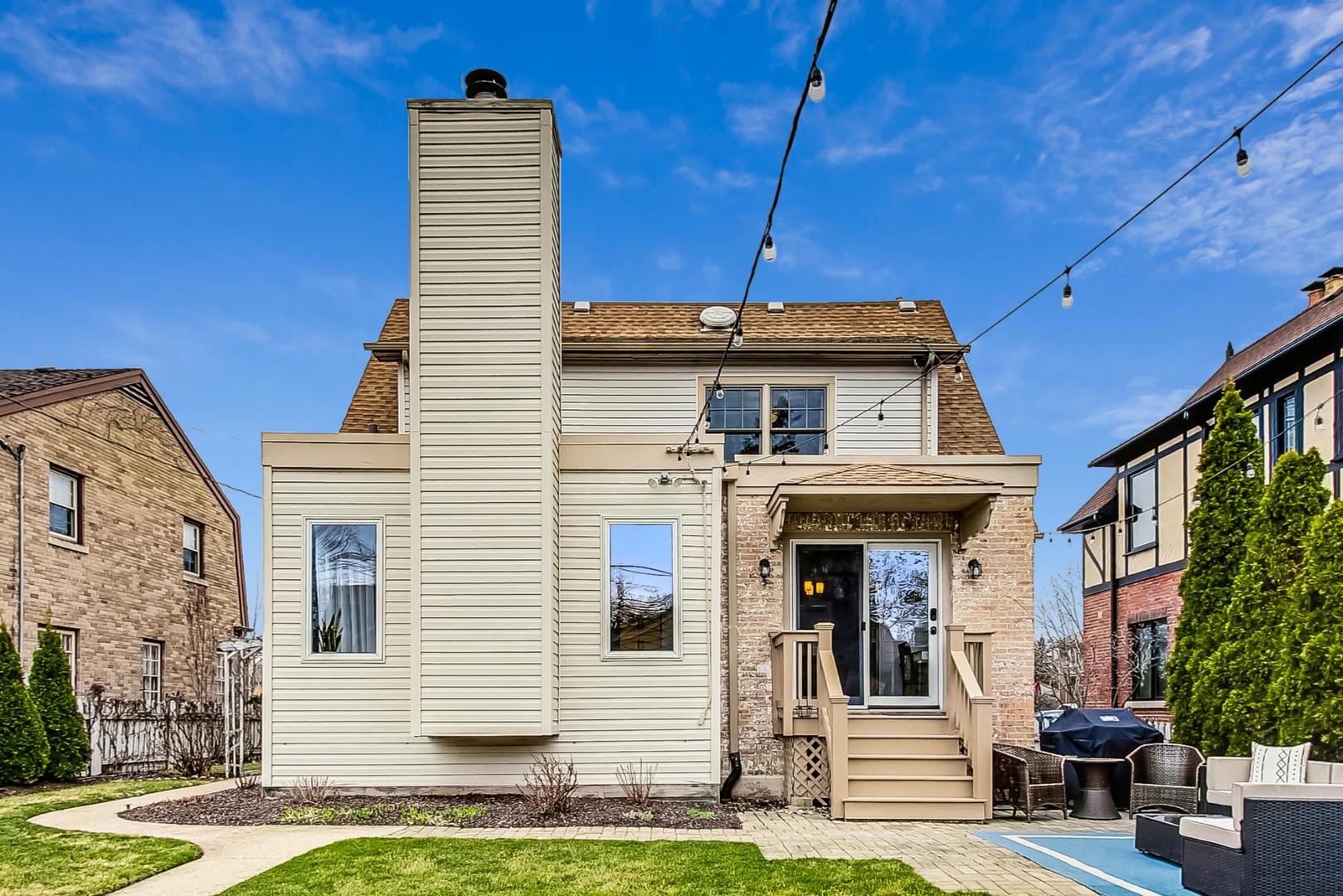 1116 Fair Oaks Avenue