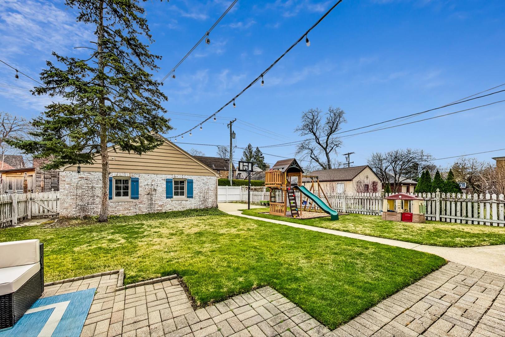 1116 Fair Oaks Avenue