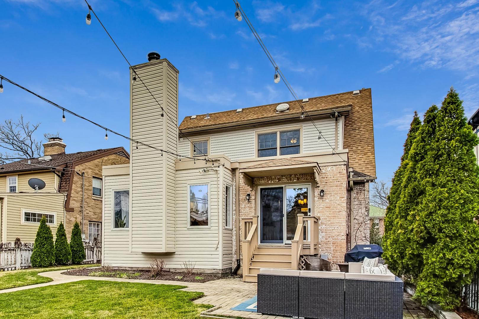 1116 Fair Oaks Avenue