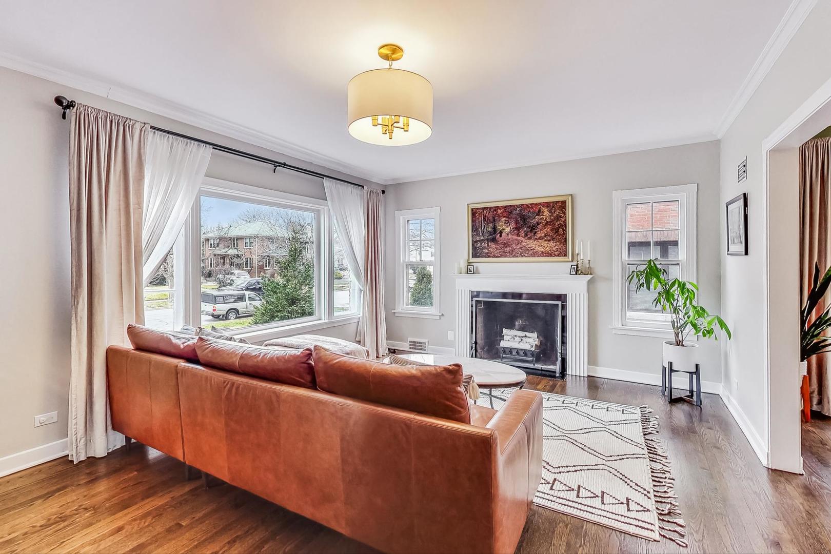 1116 Fair Oaks Avenue