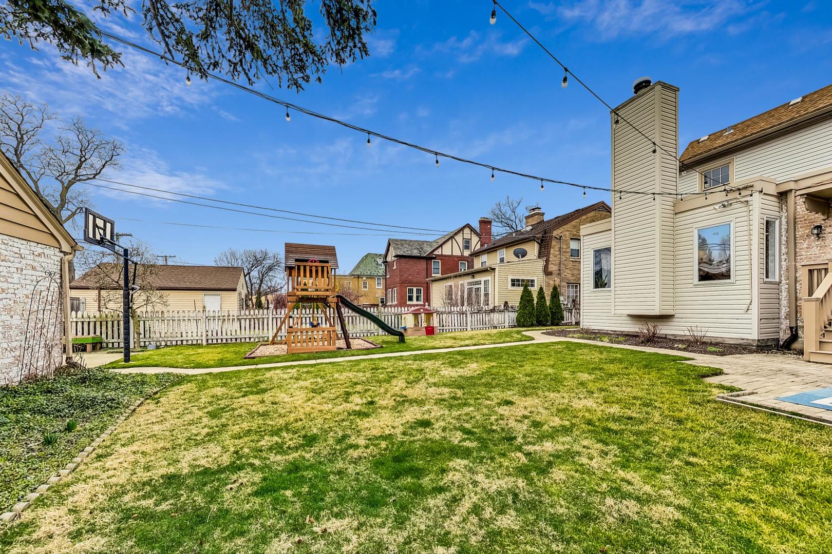 1116 Fair Oaks Avenue