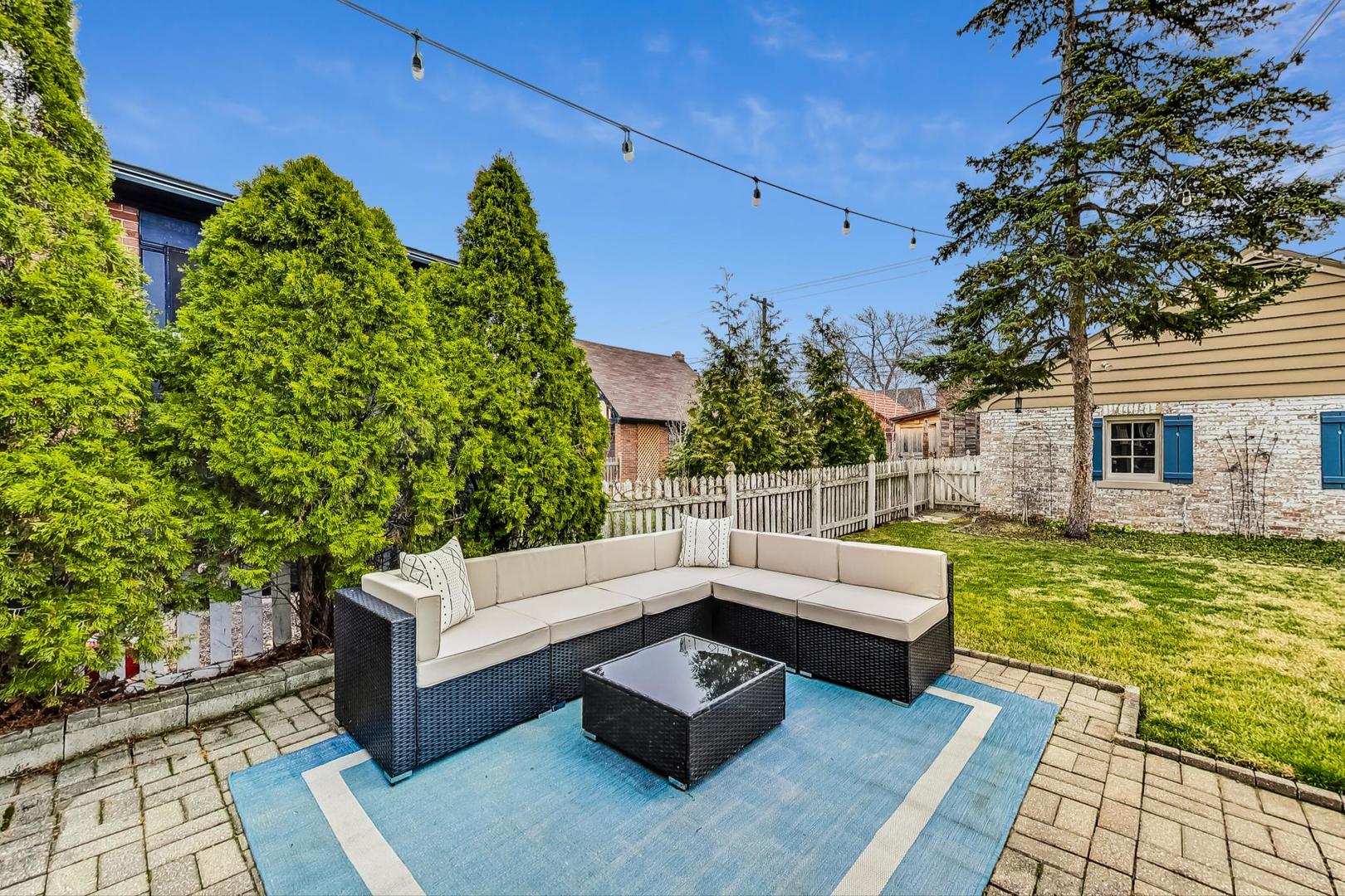 1116 Fair Oaks Avenue