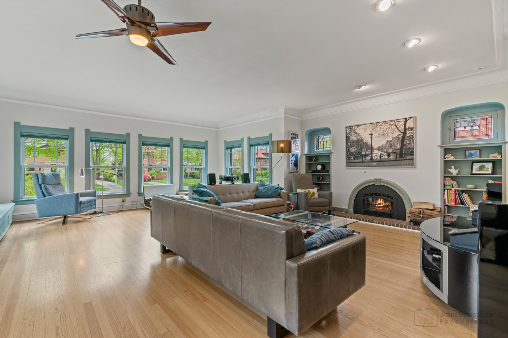 811 Bonnie Brae Place