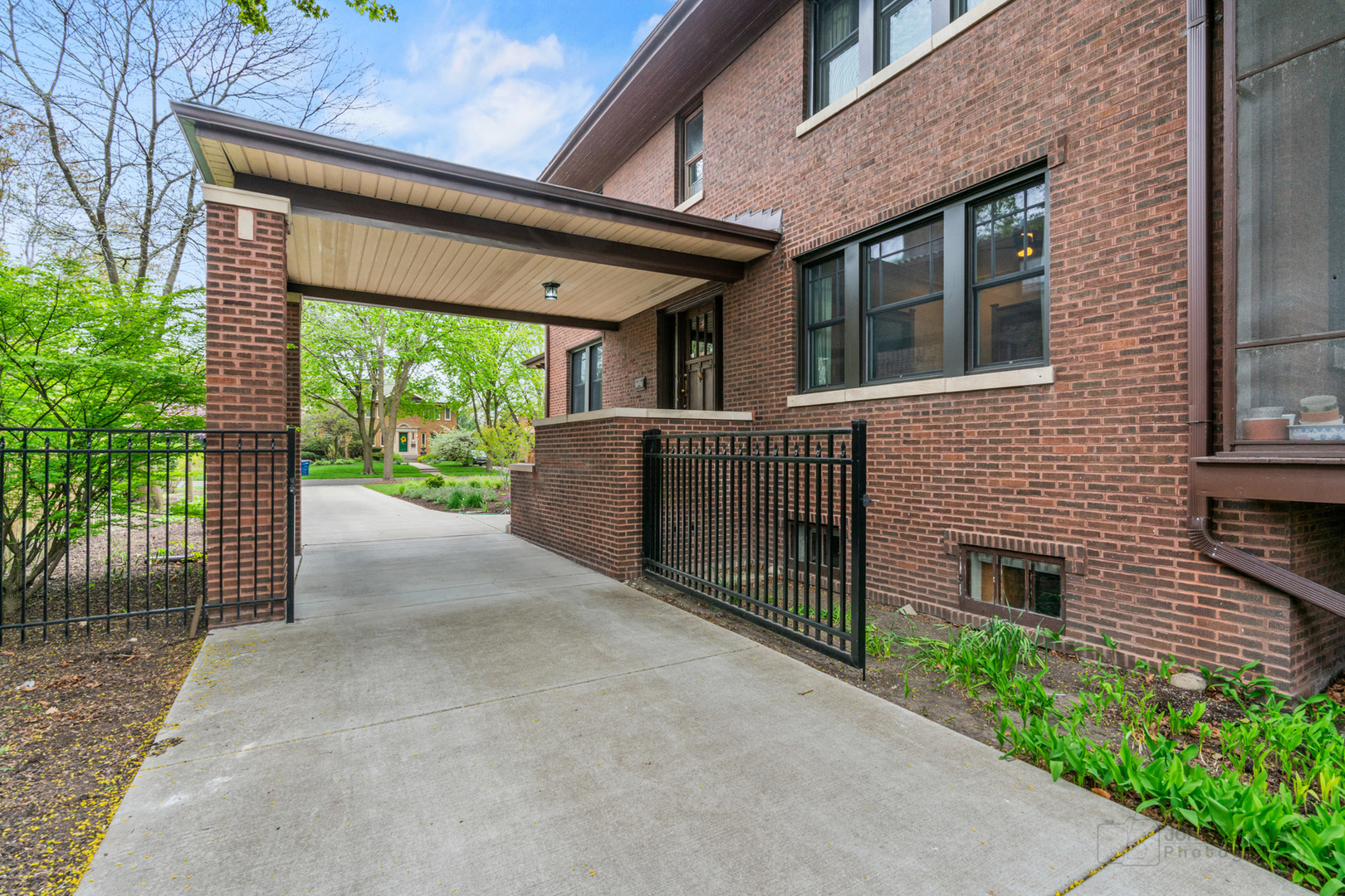 811 Bonnie Brae Place