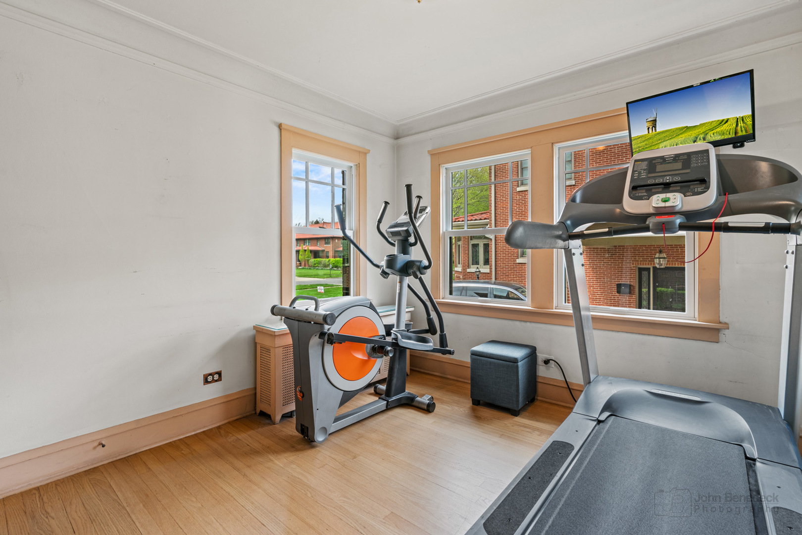 811 Bonnie Brae Place