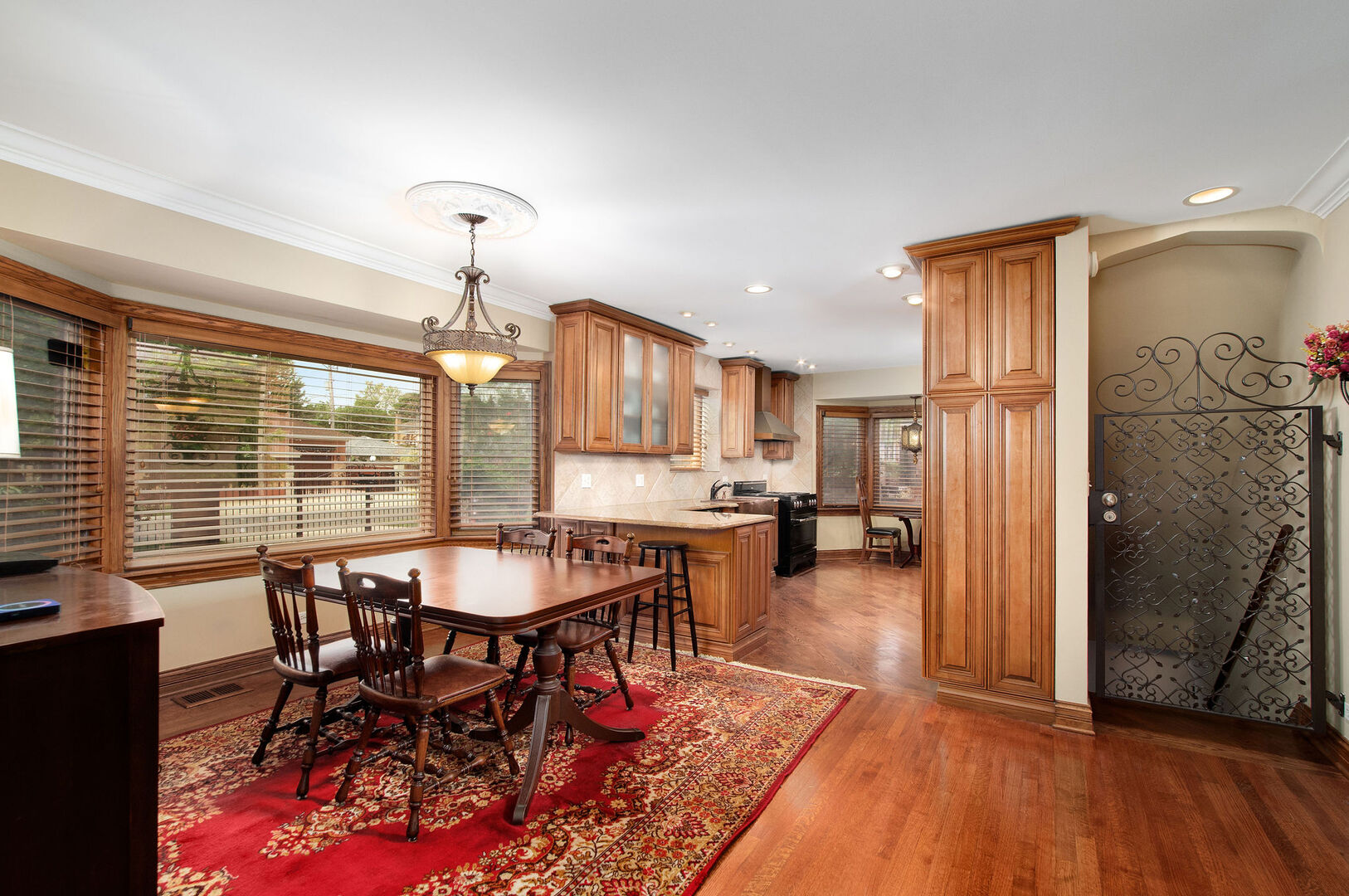 1902 N 77th Court