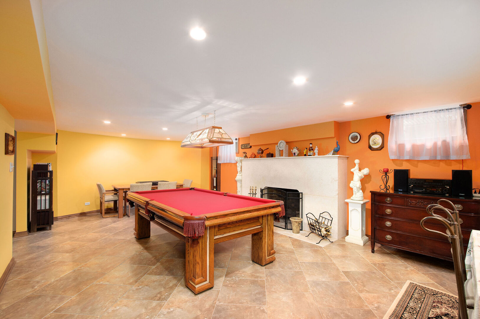 1902 N 77th Court